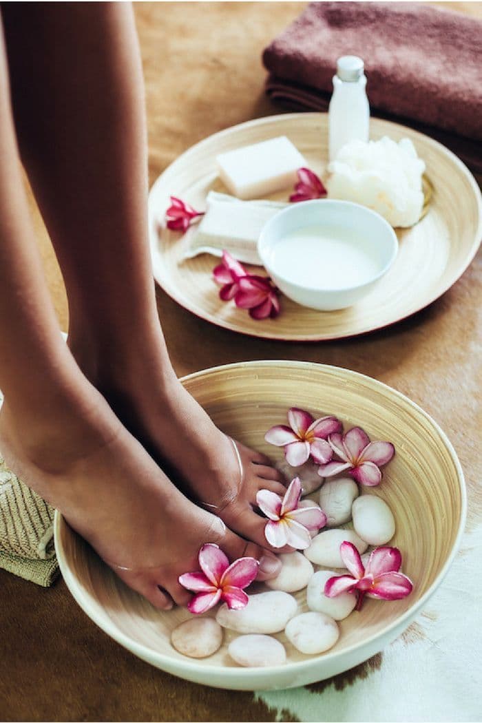 Bain des pieds, Fleurs de Bach et Réflexologie